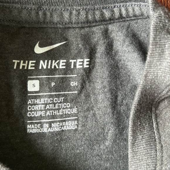Nike tee - Picture 3 of 6